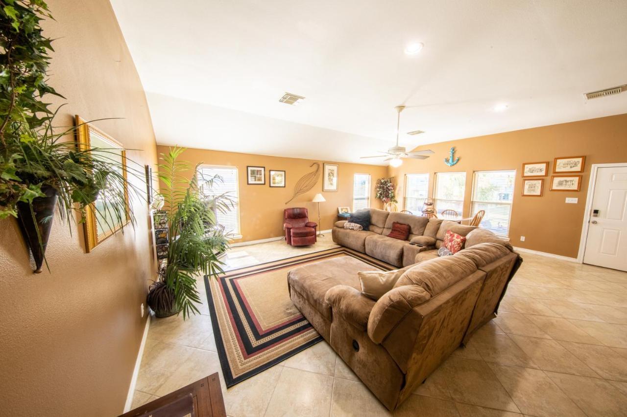 Relax At Our Beach Haven - Pet Friendly Galveston Kültér fotó